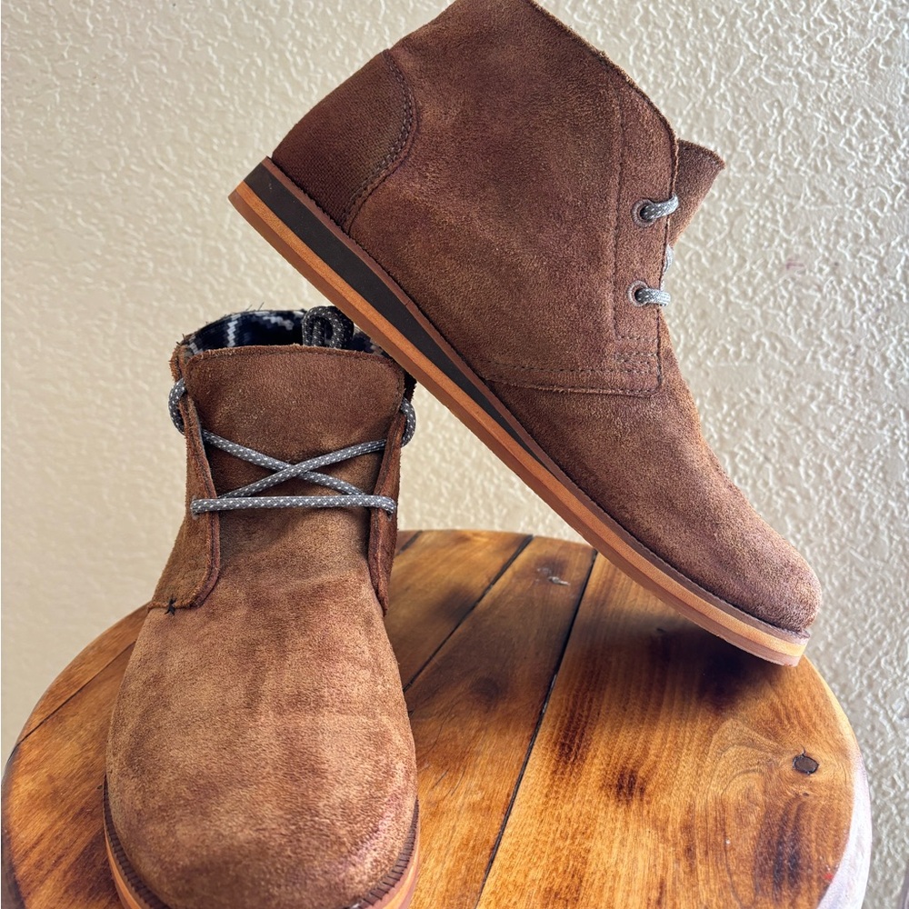 Elegant Brown Chukka Boots for Men